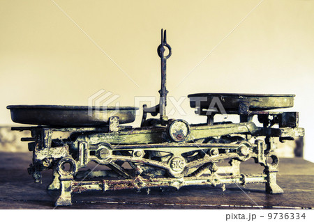 Old Antique weight measuring and kitchen goods weighing 9736334