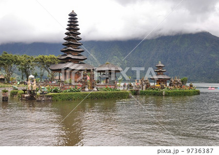 ウルン・ダヌ・ブラタン寺院 9736387