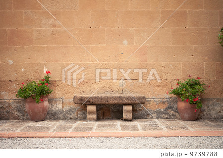 A stone bench, Tuscany, Italy 9739788