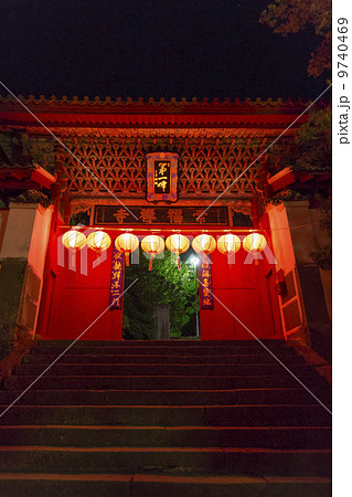 崇福寺第一峰門とランタン 9740469