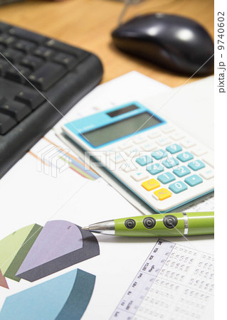 business graphs 9740602
