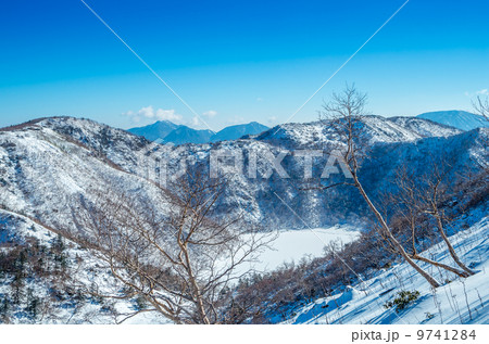 五色沼の氷結 9741284