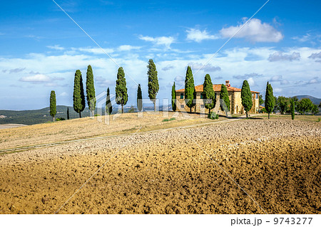 Tuscany House 9743277