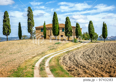 Tuscany House 9743283