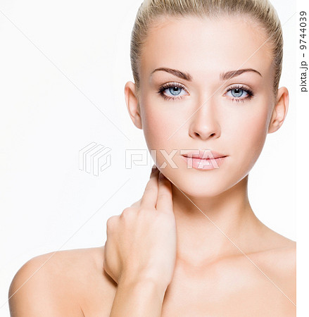 Beautiful woman with beauty face - isolated 9744039