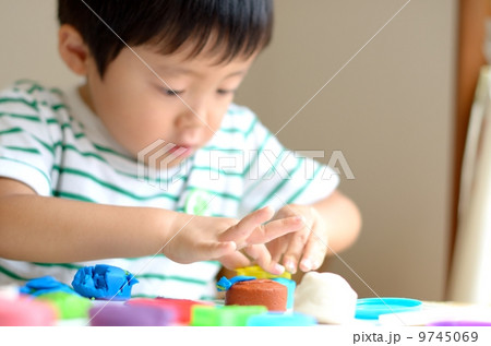 子供 子供 9745069