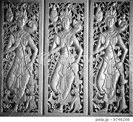 Thai molding art on the wall 9746206