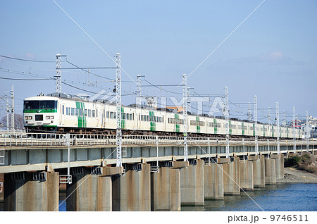 14 01 12 東海道本線 茅ヶ崎 平塚 Jr東日本 185系 A8編成 大宮 C1編 の写真素材