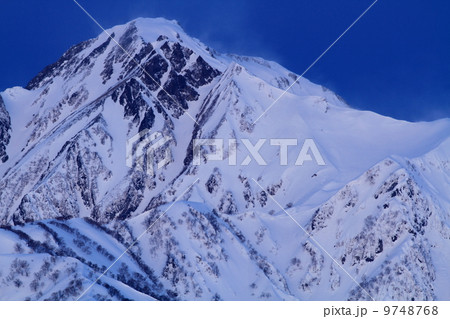 夜明けの五竜岳 夜明けの五竜岳 9748768