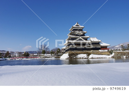 国宝　松本城　雪景色 9749619