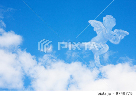 雲の天使のイラスト素材