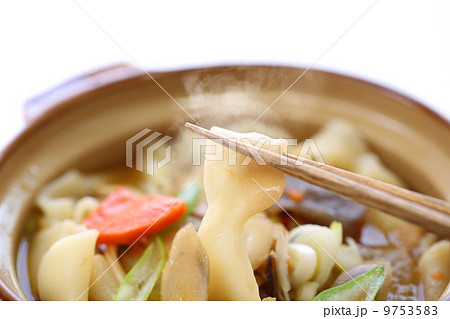 ほうとう（シンプル白バック　箸でつまむ） 9753583