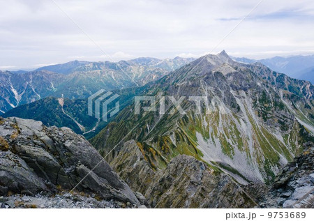 槍・そして雲ノ平方面一望（北アルプス・北穂高岳より） 9753689