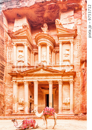 エル・カズネ(ヨルダン、ペトラ遺跡) 9753712