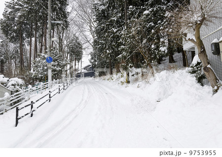 雪の日の坂道 雪の日の坂道 9753955