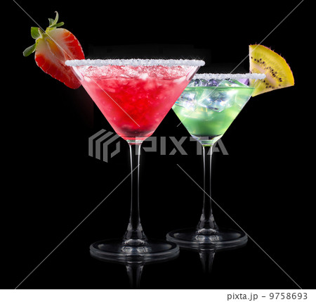 alcohol cocktail set on a black alcohol cocktail set on a black 9758693