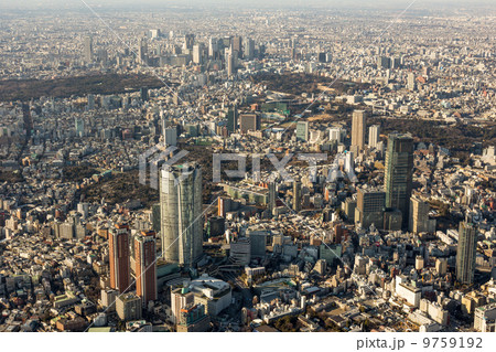 東京の六本木付近を空撮  9759192