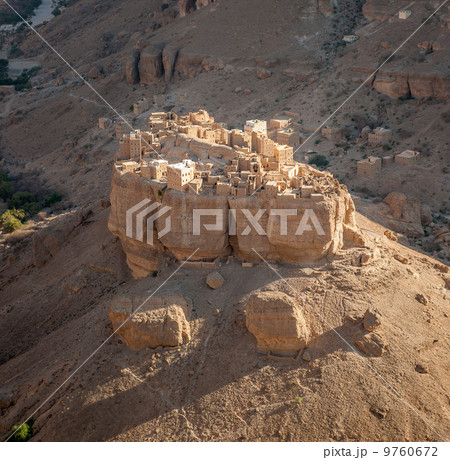 Panorama of Haid Al-Jazil in Wadi Doan - Hadramaut - Yemen 9760672