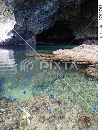 石垣島 青の洞窟入り口の写真素材