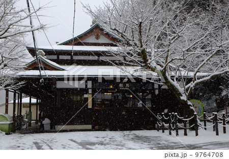 雪の鞍馬駅 9764708
