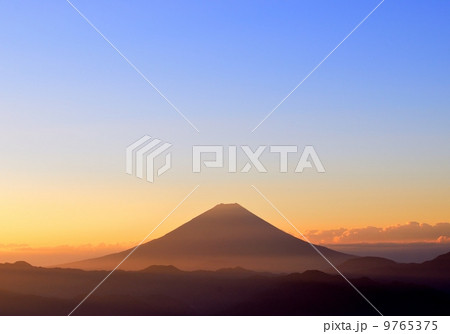 朝の富士山 朝の富士山 9765375