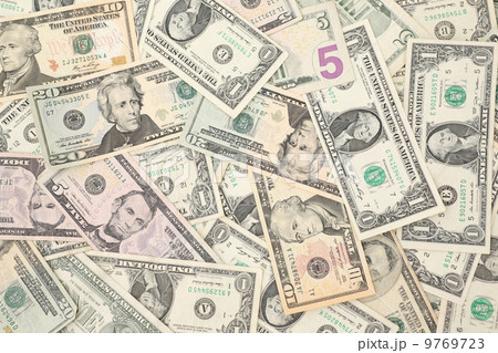 ドル紙幣ばらまき 9769723
