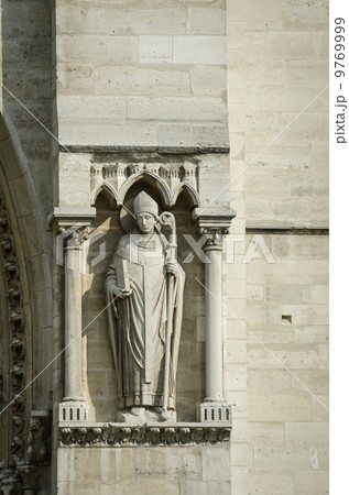 Elements of Notre dame cathedral Elements of Notre dame cathedral 9769999