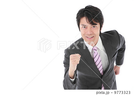 ビジネスマン　走る　景気上昇　イメージ 9773323