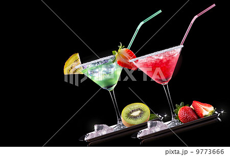 alcohol cocktail set on a black alcohol cocktail set on a black 9773666