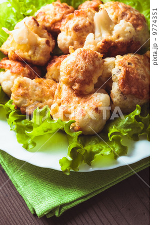 Fried cauliflower 9774351