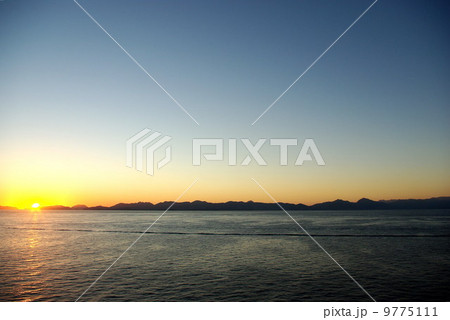 日の出 ホルムズ海峡 日の出 ホルムズ海峡 9775111