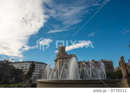 カタルーニャ広場噴水　スペインの風景写真素材 9776311