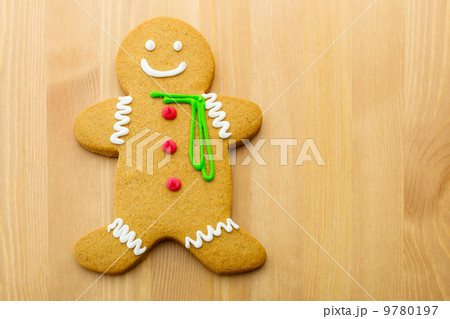 Gingerbread man cookie 9780197