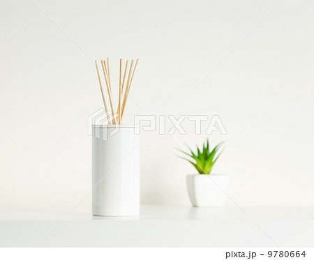 House perfume scent diffuser 9780664