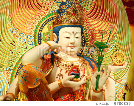 Kuan yin statue Kuan yin statue 9780859
