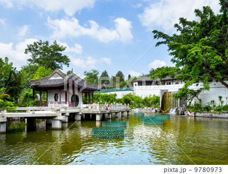 Traditional chinese pavilion 9780973