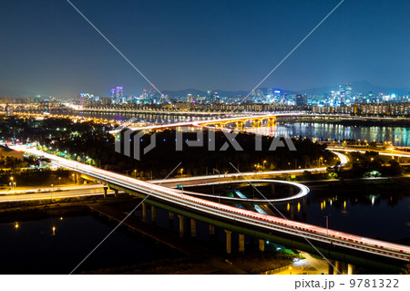 Expressway in Seoul at night 9781322