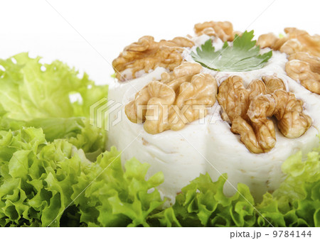 Processed cheese with  walnuts 9784144