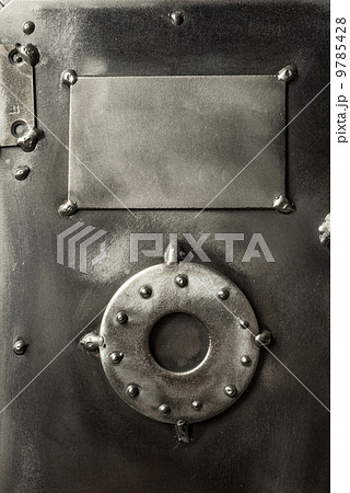 Retro styled safe box door 9785428
