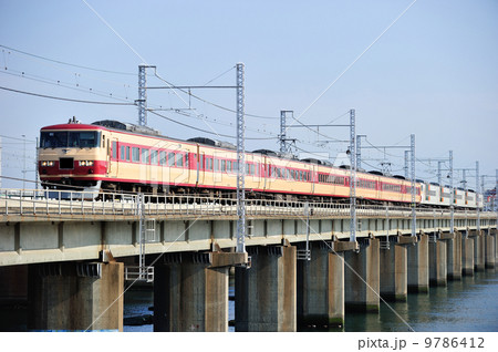 2014/01/18　東海道本線　茅ヶ崎－平塚　JR東日本　185系　OM08編成（大宮）＋C5編成（大宮）　『踊り子』 9786412