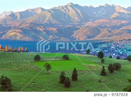 Summer sunrise  mountain village view (Poland) 9787028