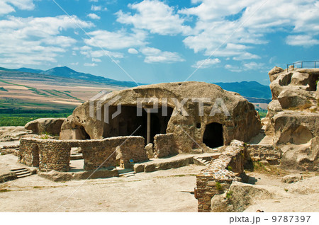 Cave city Uplistsihe 9787397
