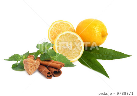 Lemon with sugar, cinnamon and mint 9788371