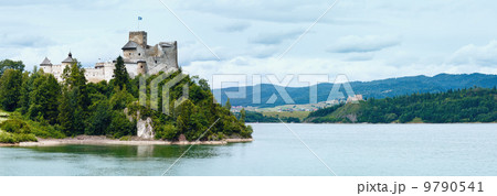 Niedzica Castle (or Dunajec Castle) summer panorama (Poland). Niedzica Castle (or Dunajec Castle) summer panorama (Poland). 9790541