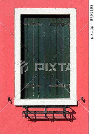 Green on red 9791195