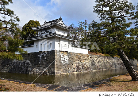 二条城の「西南隅櫓」（押小路通･美福通の丁字路／京都市中京区） 9791725