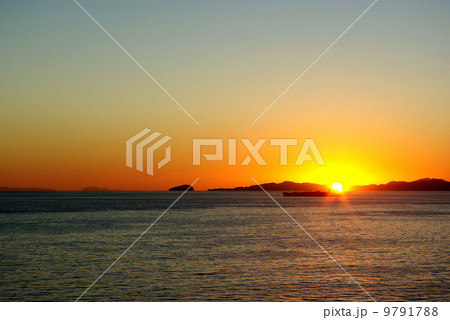 日の出　ホルムズ海峡 9791788