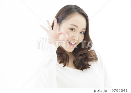 若い女性 若い女性 9792041