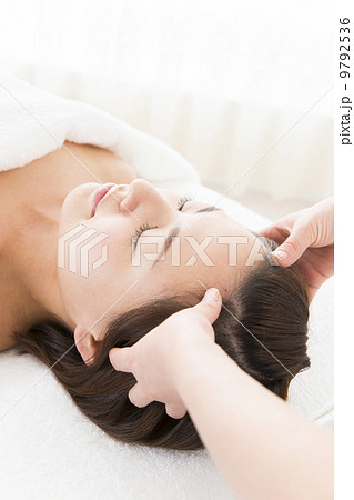 ヘッドマッサージ　 9792536