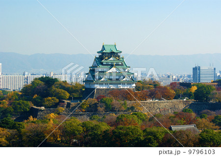 大阪城の紅葉風景 9796103